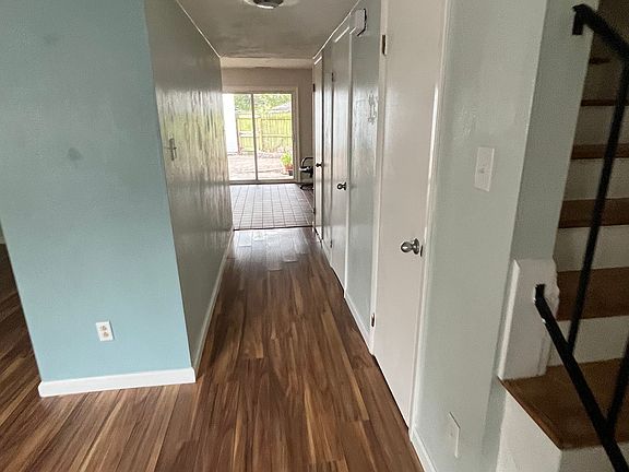 4th image of 805 S Grosvenor Ct