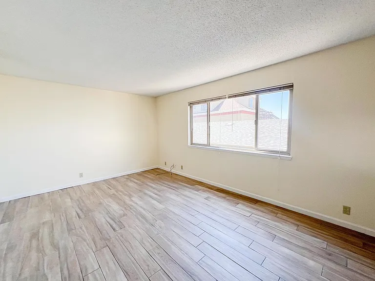 1444 Walnut St. — Photo 8