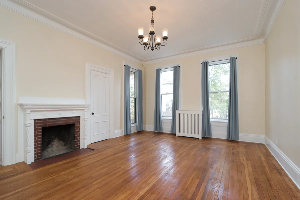 Building Photo - 1851 Northampton St #1L