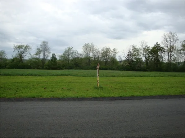 745 Victoria Way, Derry, PA 15627