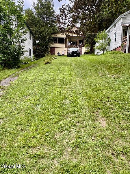 3rd image of 90 Saunders Street
