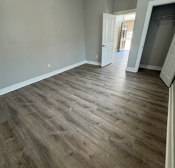 101 W Jackson St — Photo 3