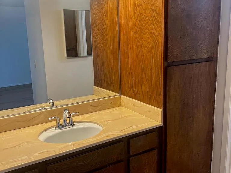 1132 E Meta St #5 — Photo 16