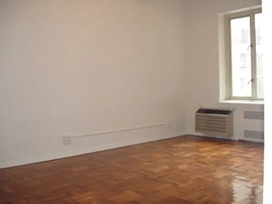 Rented by City Connections Realty | media 7