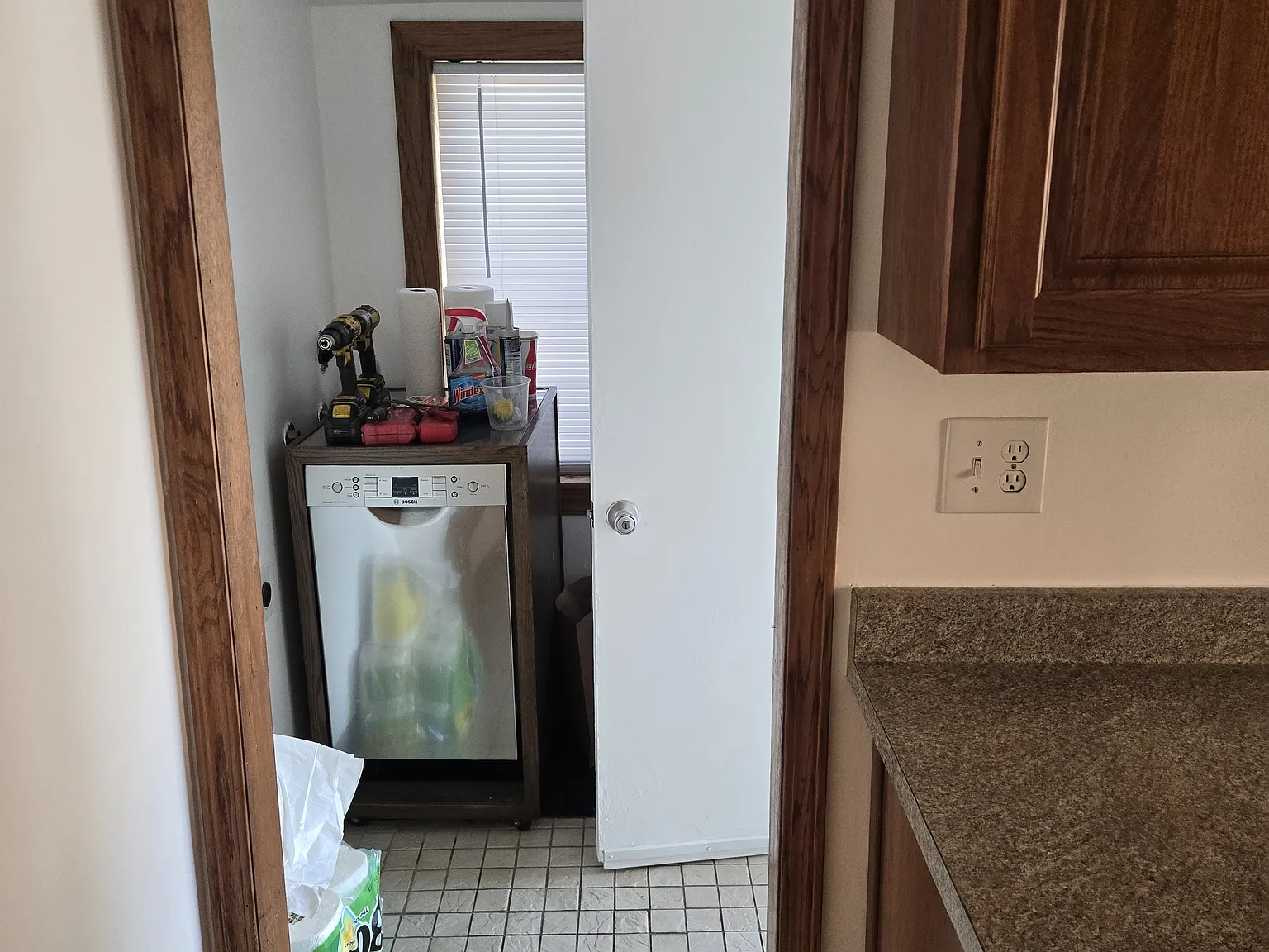 2 bed, 800 sqft, $2,700 — Photo 3