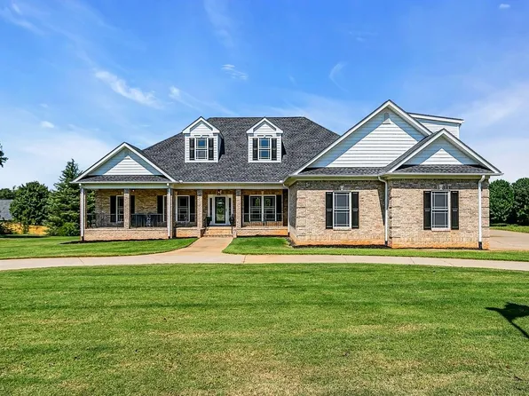 15 Hindman Rd, Travelers Rest, SC 29690