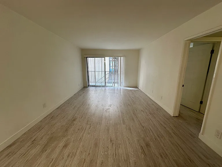 1710 Purdue Ave #102 — Photo 2