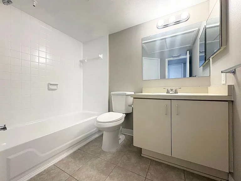 380 Lakepointe Dr #201 — Photo 10
