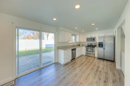 605 Autumn Hills Dr Photo 1