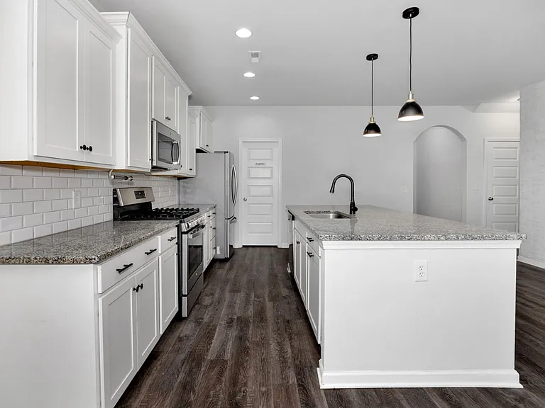 171 Kingswood Dr — Photo 8