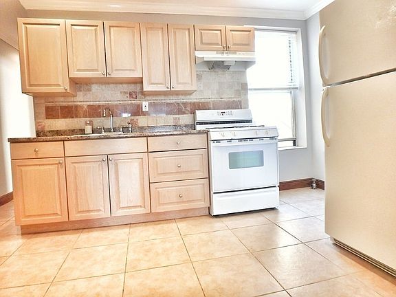 3rd image of 28-22 47th St #3RR