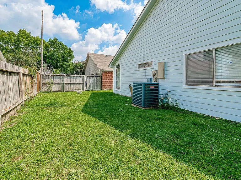 9310 Corner Oaks Ln — Photo 38