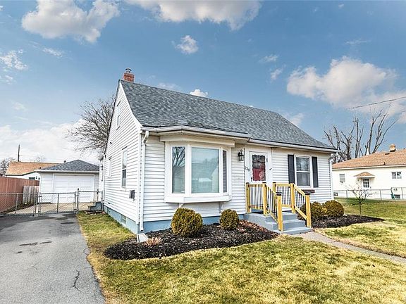 2nd image of 238 Cass Ave