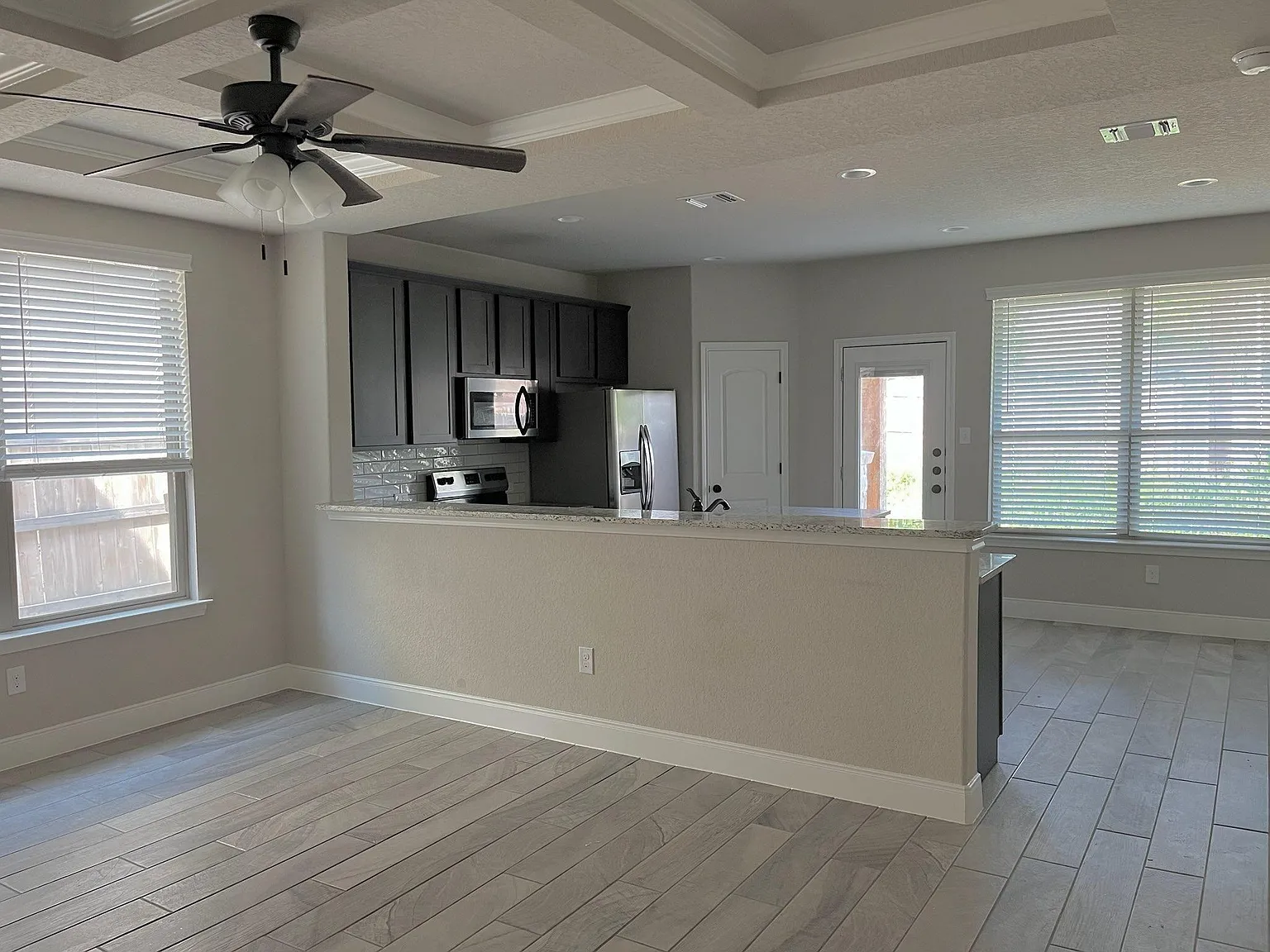 3 bed, 2.5 bath, 1272 sqft, $1,750 — Photo 3