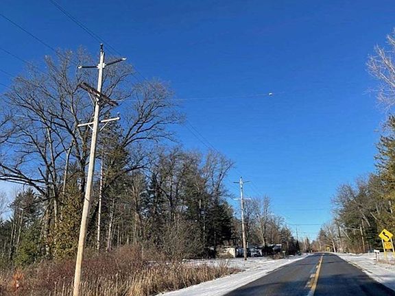Exterior Neighborhood (street photo)