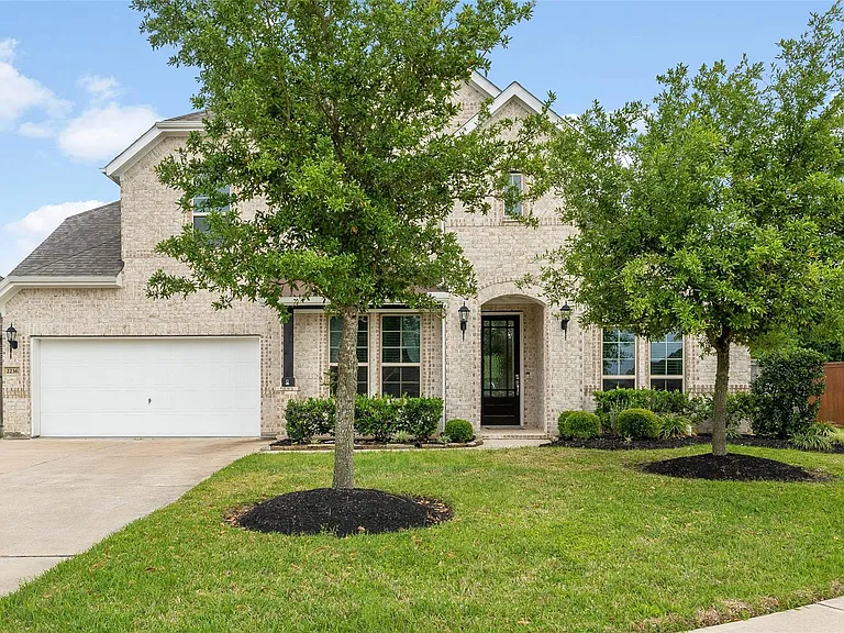 2236 Bayou Cove Ln — Photo 1