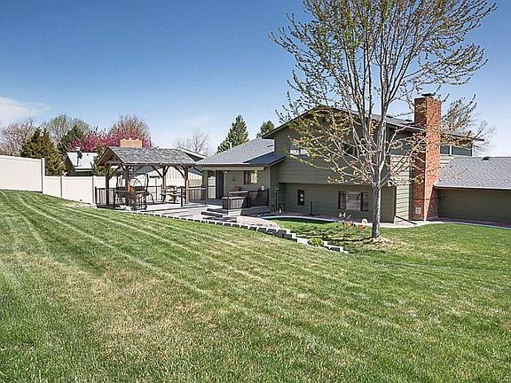 3rd image of 3410 Powderhorn Cir