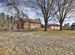 36777 Oasis Rd, Lindstrom, MN 55045