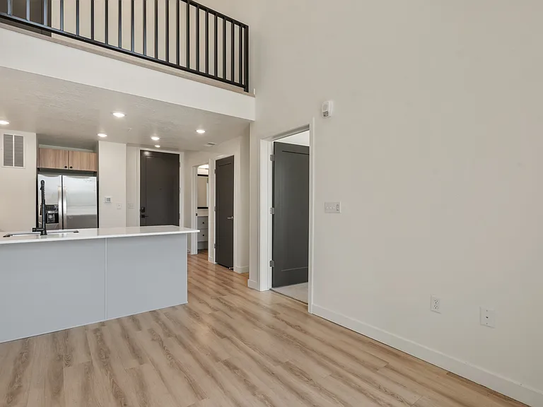 800 E 620 S — Photo 132