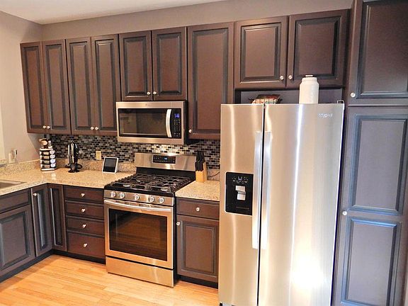 5th image of 560 Empress Ave
