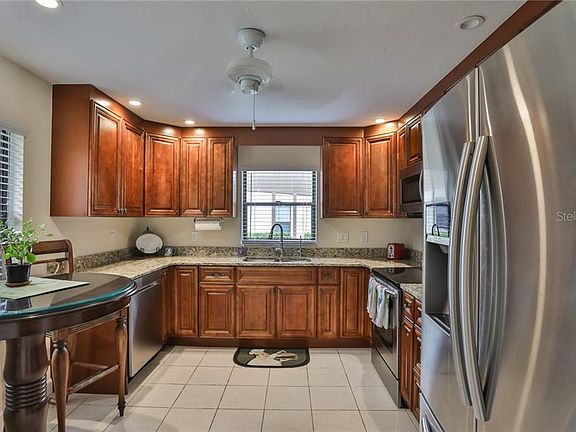 5th image of 501 Oak Hill Cir #41