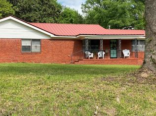 110 Rose Ln, Laurel, MS 39443