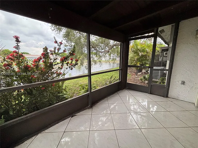 6453 Pinehurst Cir W #B25 — Photo 11