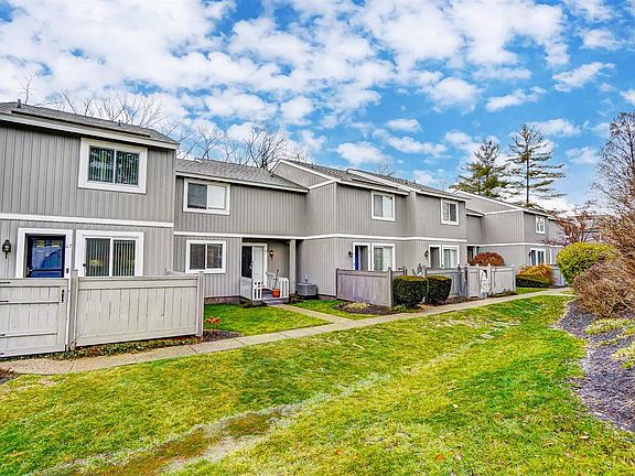 5th image of 64 Twin Lakes Dr