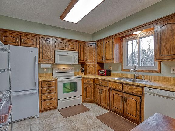 2nd image of 15065 W Vermillion Cir NE