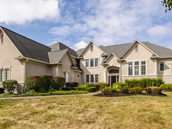 8526 Oakmont Ln, Indianapolis, IN 46260