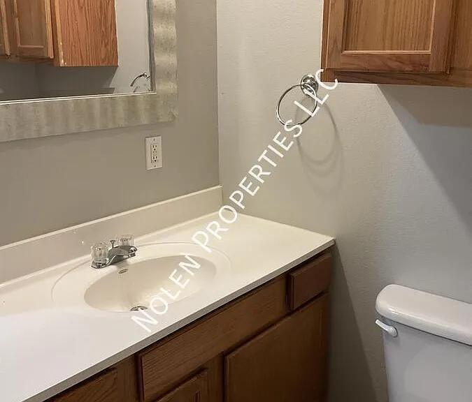 2213 E Post Oak Dr — Photo 12
