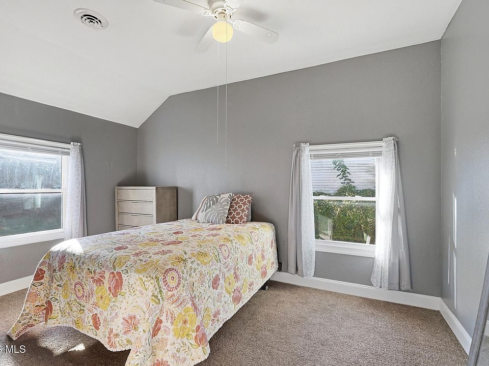 19th image of 1543 Travis Dr