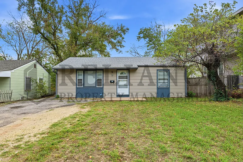 2322 S Waco Ave