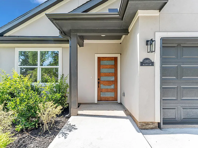 11403 Alcott Dr — Photo 6
