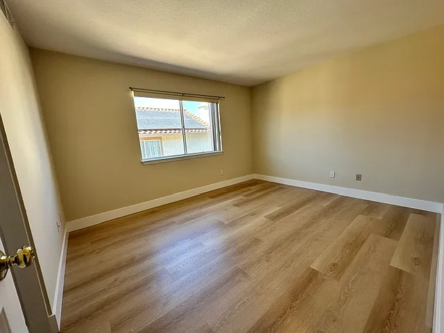 353 Silverlake Ct — Photo 25