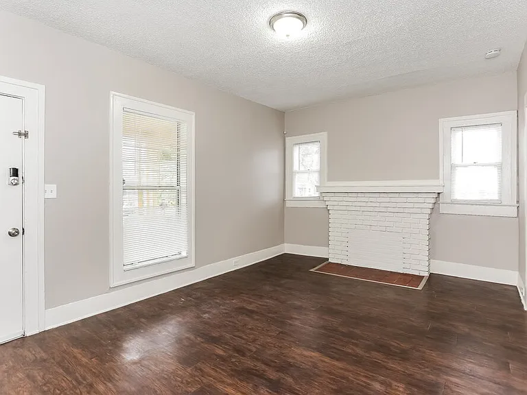914 Allison St — Photo 3