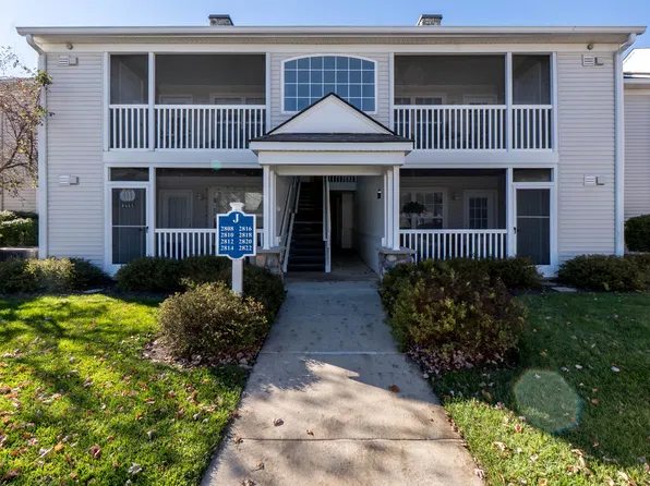 2818 S Knightsbridge Cir, Ann Arbor, MI 48105