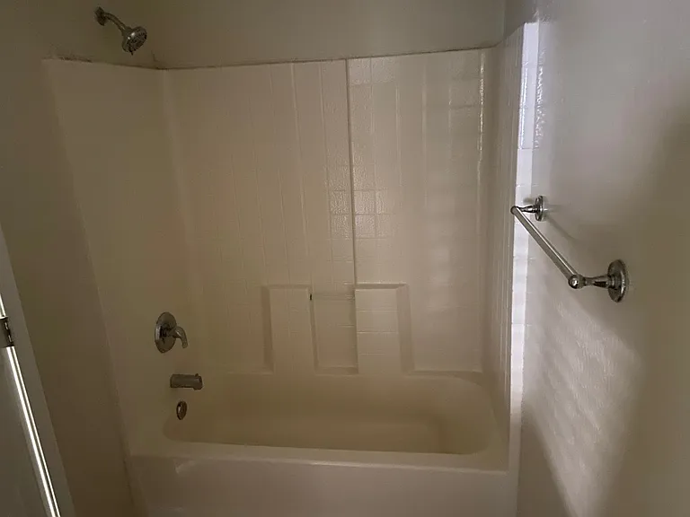 Bella Rosa Apartments — Photo 76