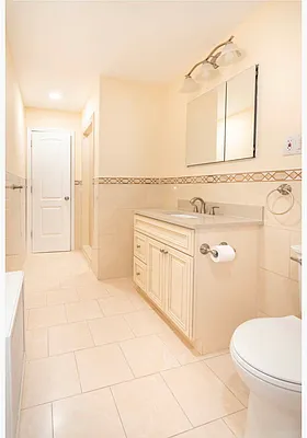 Rented by RealTegrity NY LLC | media 72