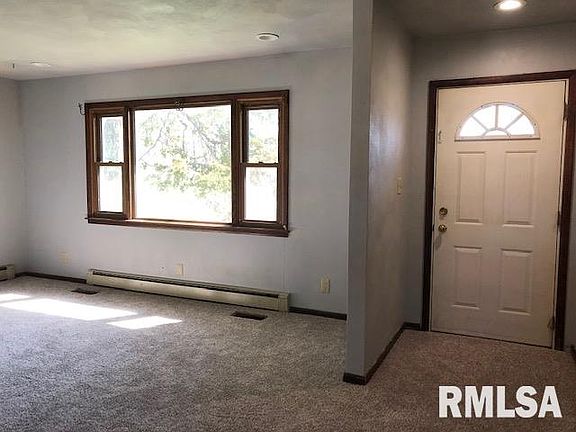 3rd image of 730 S Main St