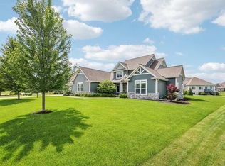 N66W15730 Fox Meadow Dr, Menomonee Falls, WI 53051