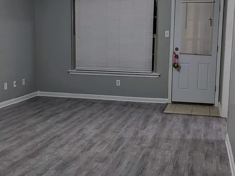 400 Apricot St — Photo 16