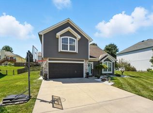 608 Johnston Pkwy, Raymore, MO 64083