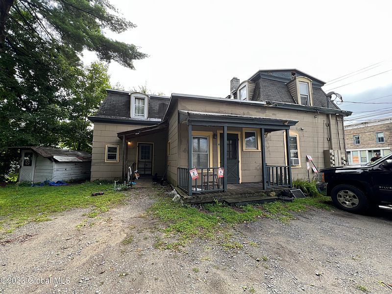 3rd image of 8 Hudson Street