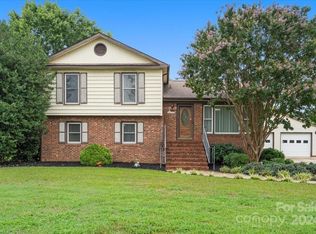 12113 Taragate Dr, Charlotte, NC 28273