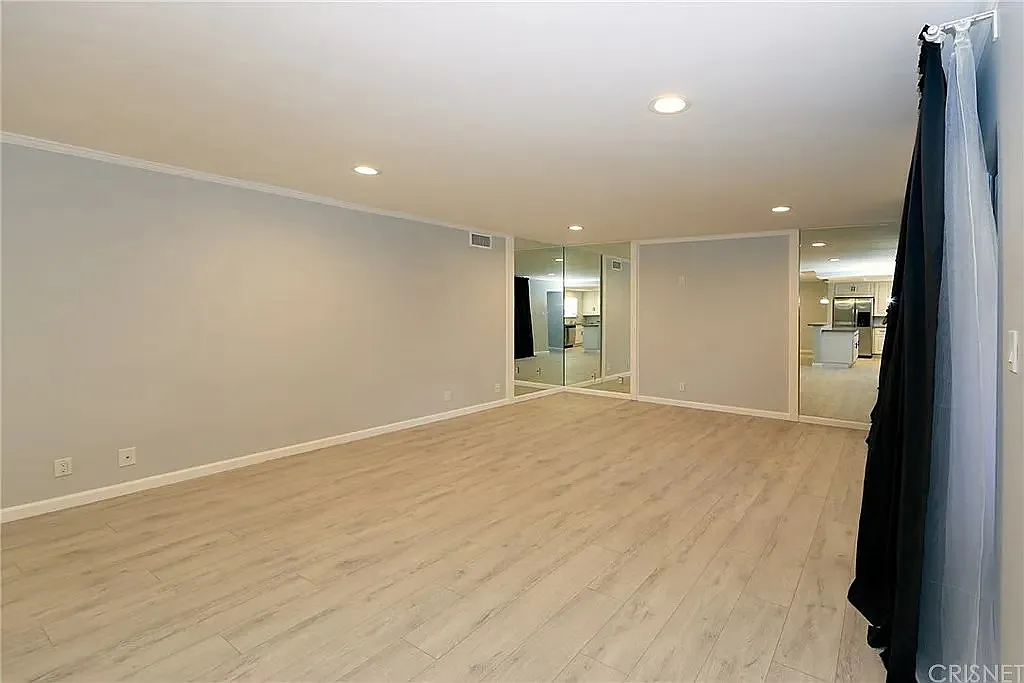 2 bed, 1144 sqft, $3,199 — Photo 3