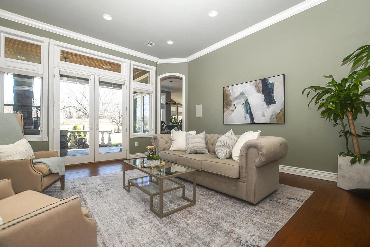 5 bed, 3.0 bath, 4650 sqft, $4,588 — Photo 2