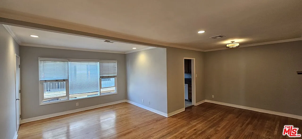 Studio, 5845 sqft, $3,600 — Photo 2