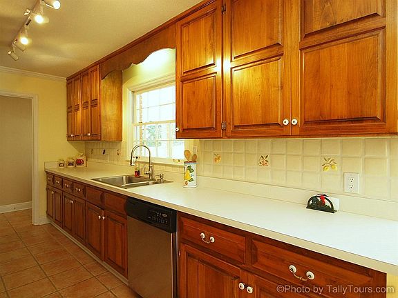 5th image of 1905 Sageway Dr