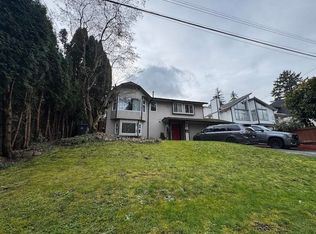 14686 Saint Andrews Dr, Surrey, BC V3R 5V4